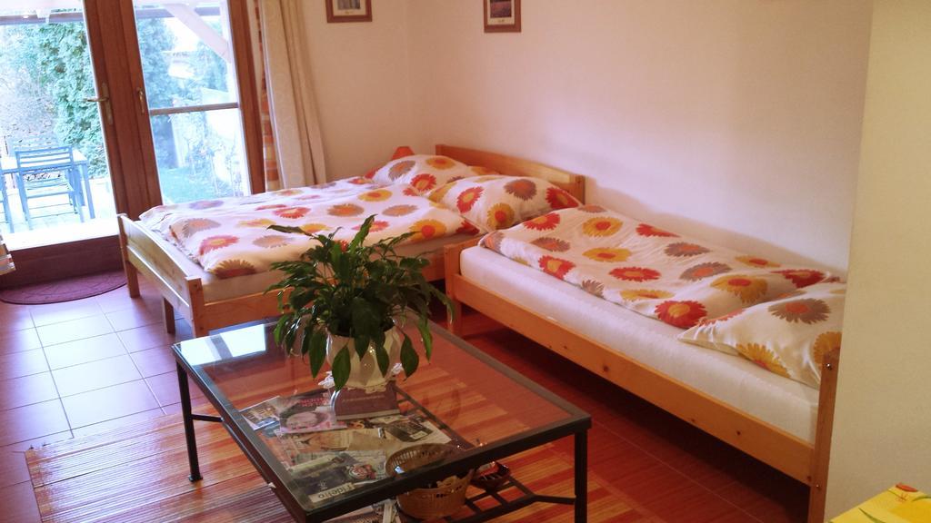 Virag Apartmanhaz ショプロン エクステリア 写真