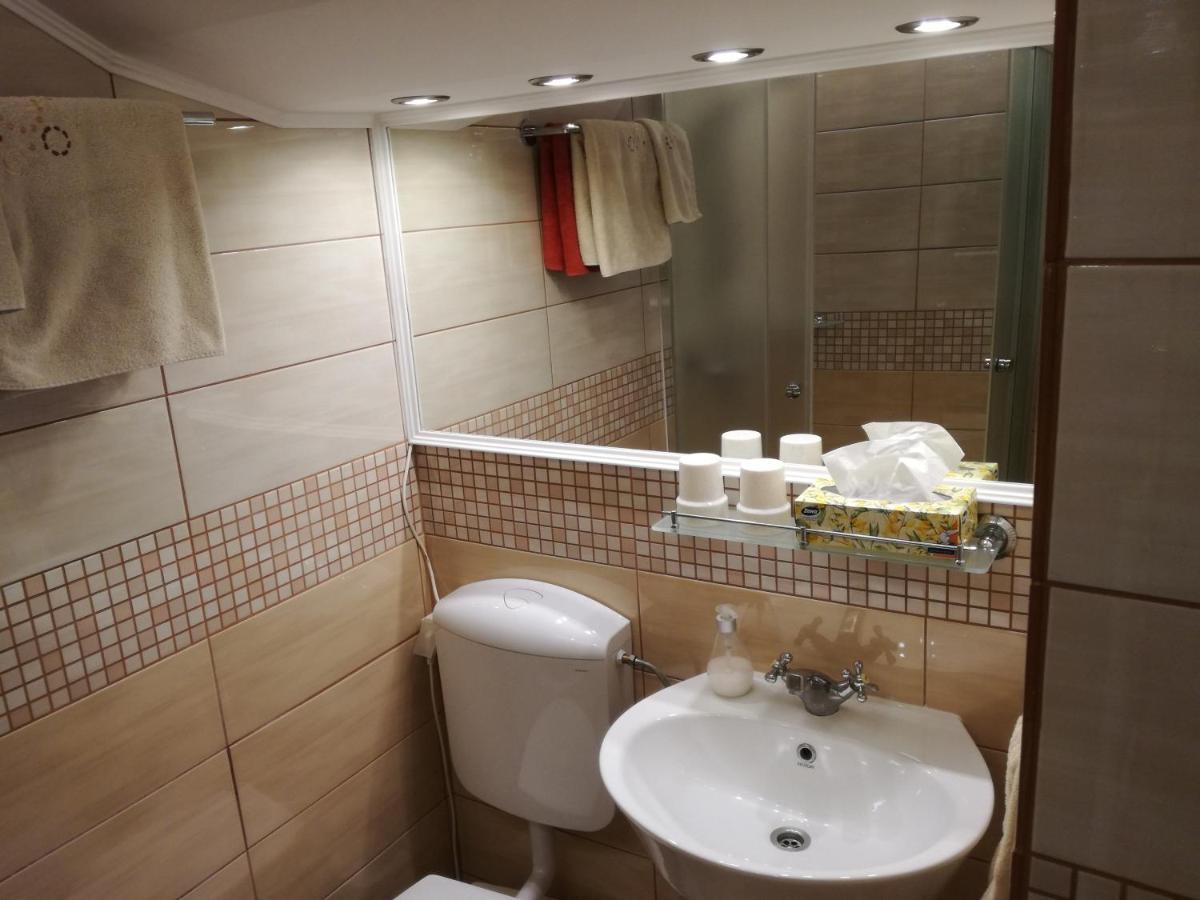 Virag Apartmanhaz ショプロン エクステリア 写真